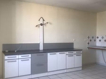 t3 fontenay le comte 85200