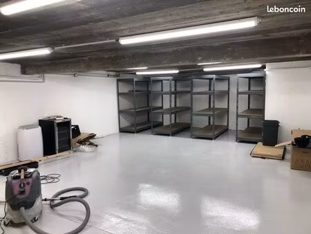 local 53m2 pour stockage  dépot sécurisé  garde meuble  logistique e-commerce