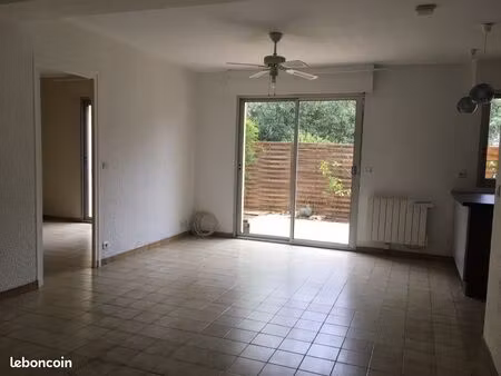 t2 rez de jardin  mas guéridon