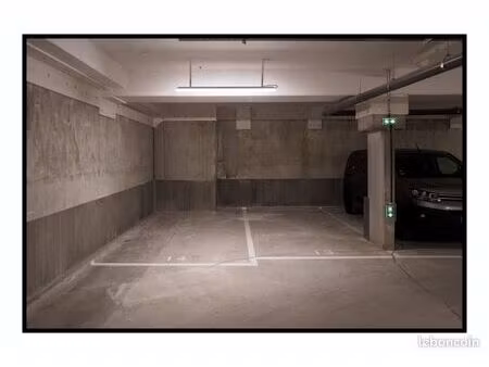 alfortville  proche gare rer d alfortville/maison-alfort  grande place de parking (4 80mx3