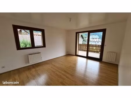 f4 à louer à passy