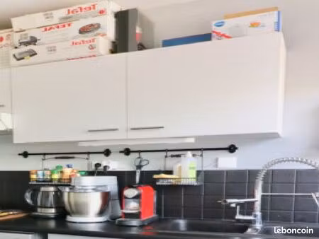 spacieuses (14 & 10m²)  salle de bains avec wc séparés  coin buanderie