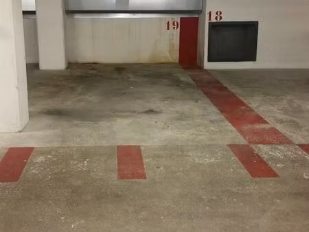 parking 156 bd mac donald