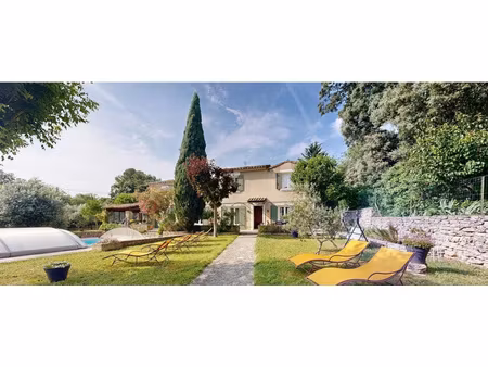 belle maison sur les hauteurs de l'isle