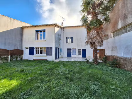 vente maison 8 pièces  122.00m²  la tranche