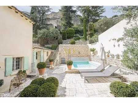maison de village de charme avec piscine et terrasses à st saturnin-les-apt