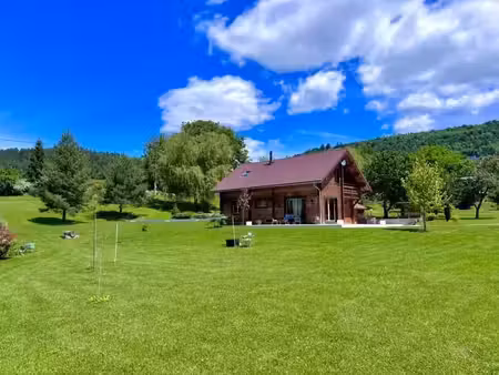 vente chalet 4 pièces 135 m² à arinthod (39240)  335 000 €