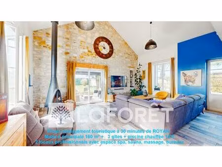 ensemble immobilier 397 m² pour projet d'hébergement touristique en périphérie de gemozac.