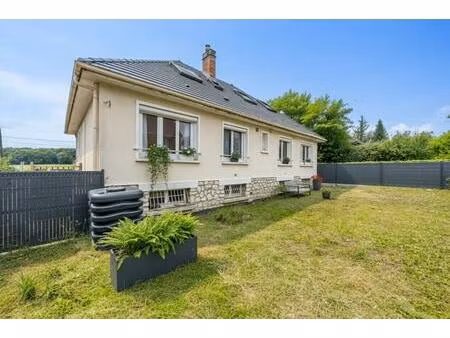 maison de 6 pièces de 140 m2 en vente à plaisir