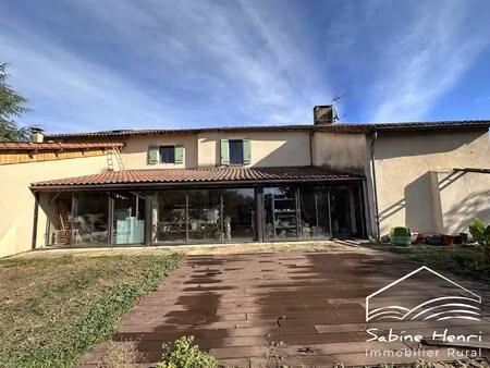 maison de 5 chambres sur plus de 4 hectares