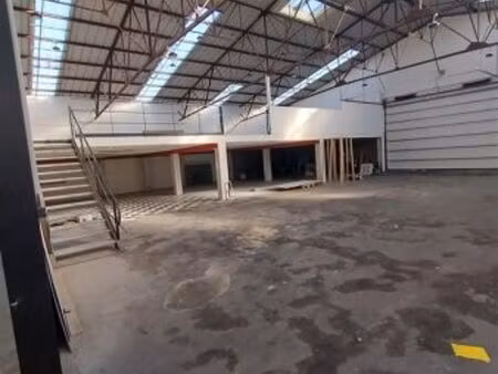 vente local commercial 1400m2 perpignan 66000 - 1260000 € - surface privée