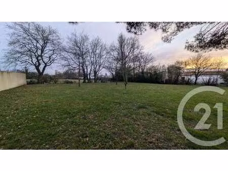 vente terrain à pont-saint-martin (44860) : à vendre / 700m² pont-saint-martin