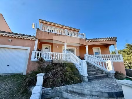 maison 3 chambres avec piscine.