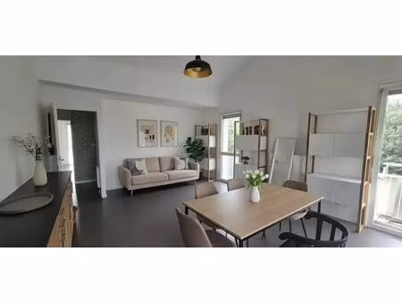 superbe t3 lumineux avec grande terrasse et parking