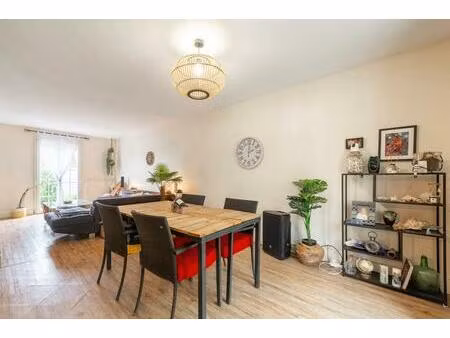 maison de 7 pièces de 130 m² à le plessis-belleville