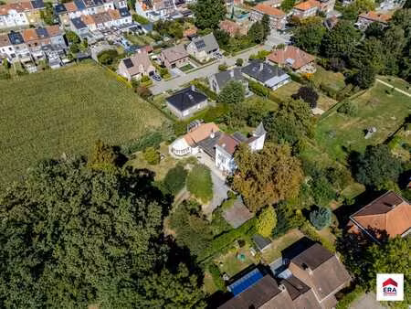 villa de caractère dans un cadre verdoyant à beersel