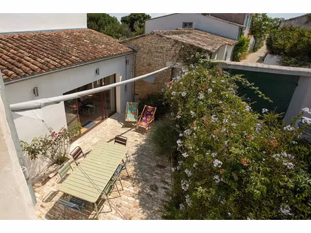 vente maison 7 pièces 153 m² à loix (17111)  945 000 €