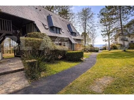 we invest melanie bacquet