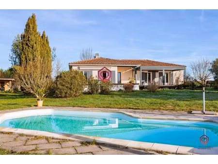 villa avec lumineuse avec vue panoramique