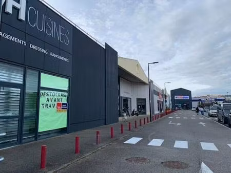 local commercial à louer