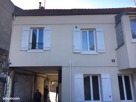 corbeil-essonnes appartement entièrement rénové de 2 pièces de 31 m² situé au 1er étage