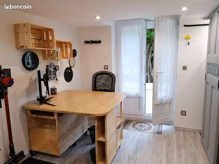 studio indépendant donnant sur jardin ensoleillé – durée flexible