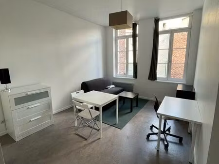 studio meublé 23m2 - république beaux arts