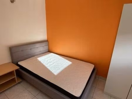 f1 26 m² meublé centre piéton - disponible 28 mars