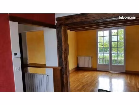 appartement calme avec isolation de haut niveau  balcon et grand garage privatif – secteur
