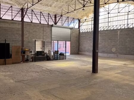 local d’activité professionnelle de 360 m2 / entrepôt / stockage / activité / aire de reto