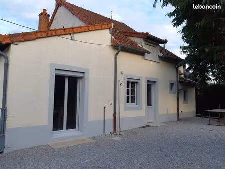 maison à louer à monthelon