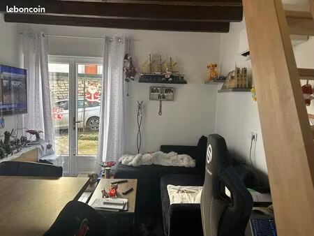 une. maison de ville