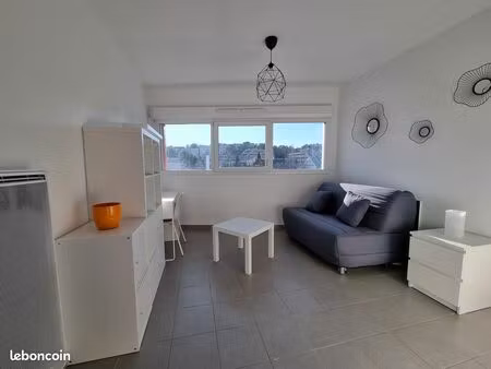 22m2 meublé + parking  fac/hôpitaux