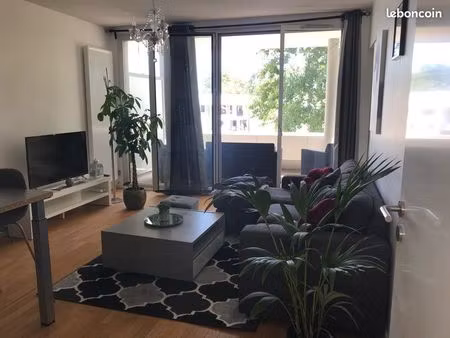 t2 grande terrasse et place parking