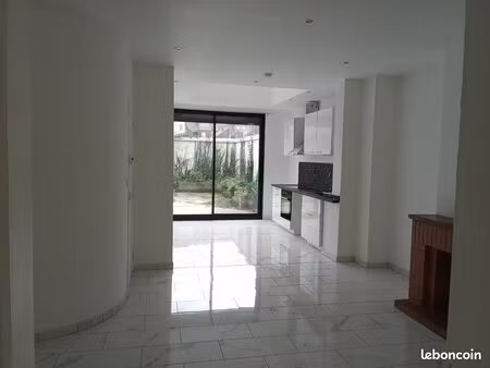 appartement 47m2 avec cour 30m2