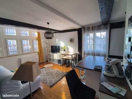 charmant 2 pièces meublé 38 m² – hyper centre lisieux – maison à colombages