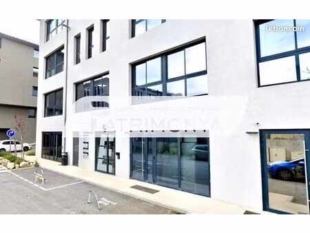 local commercial 65 m²