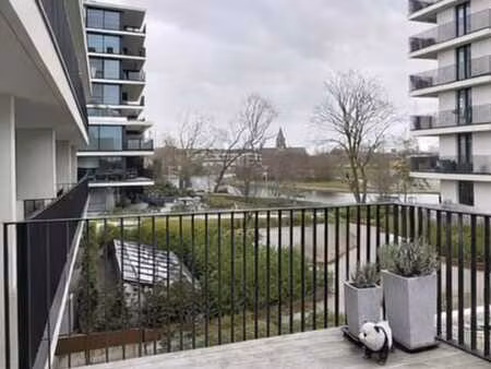 appartement de 2 chambres récemment construit dans un emplac