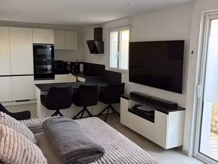 maison de ville climatisée avec garage et terrasse