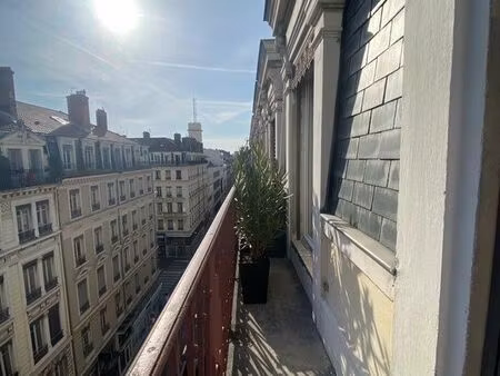 t2 - dernier étage - balcon - haussmanien