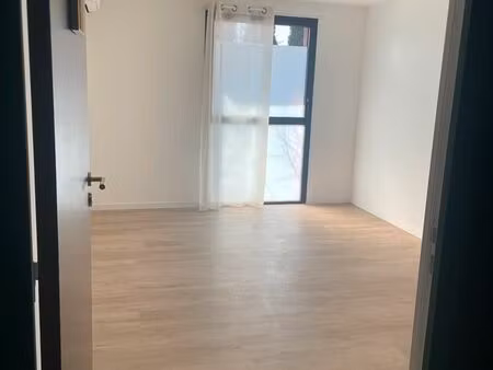 aix location cabinet temps plein