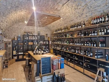 ? à vendre – caviste – village provençal – 200k ca – faible loyer