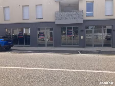 murs commerciaux 179 m² saint bonnet de mure