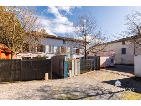 jolie maison de ville avec jardin