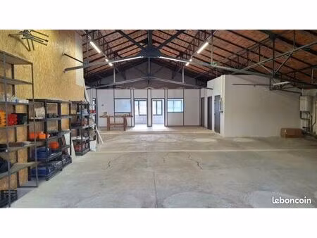 local d’activité 300 m2