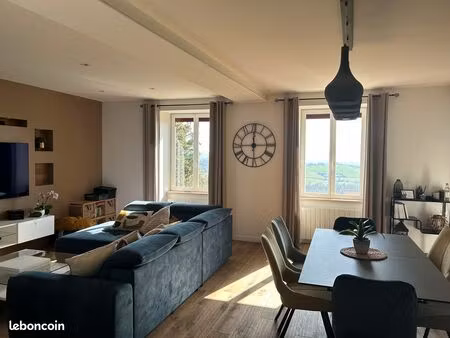 appartement de 86 m² entièrement rénové avec jardin  cave et vue imprenable