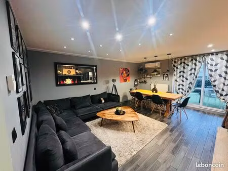 meyzieu – t4 rez-de-jardin 84 m² avec terrasse/jardin  piscine