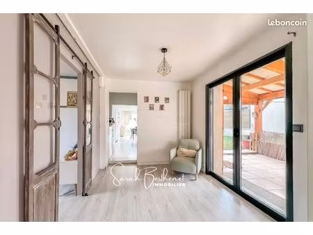 villa 6 pièces 160 m²