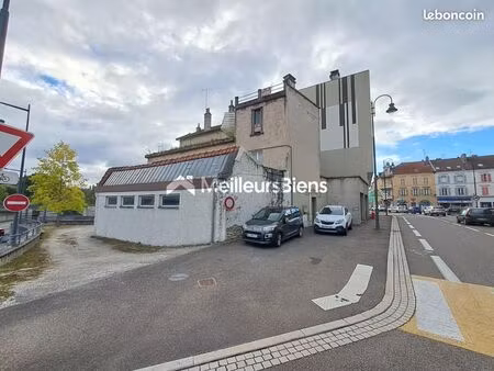 immeuble 12 pièces 341 m²