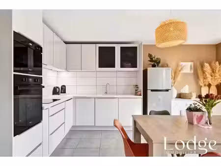 vente appartement 3 pièces 65 m² à châteauneuf-le-rouge (13790)  295 000 €